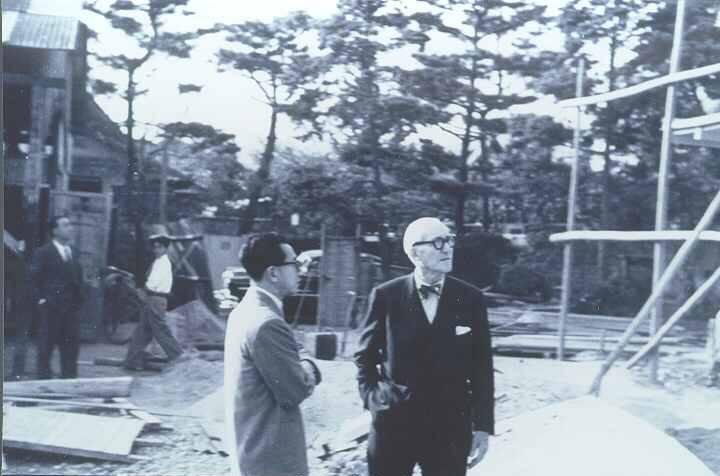 Ле Корбюзье, Юнзо Сакакура (Junzo Sakakura), Токио, ноябрь 1955