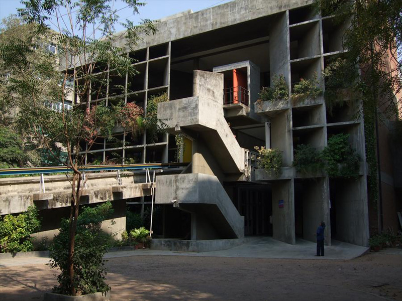 Ле Корбюзье / Le Corbusier. Здание Текстильной ассоциации (Mill Owners' Association Building), Ахмедабад, Индия. 1951