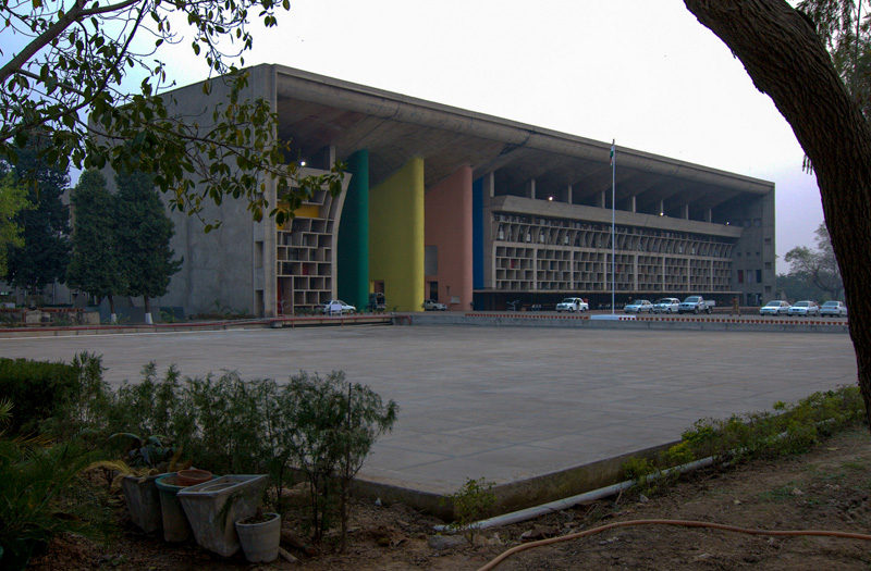 Ле Корбюзье / Le Corbusier. Дворец Юстиции (Palace of Justice), Чандигарх (Chandigarh), Индия. 1951-1955