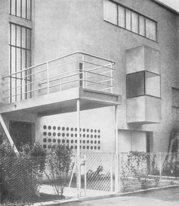 Дом в Воскрессоне. Ле Корбюзье. Творческий путь / Le Corbusier. Textes et planches