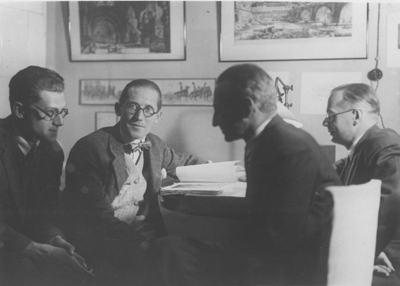 Андрей Буров, Ле Корбюзье, Георгий Гольц, Николай Колли. Москва, 1928 г.