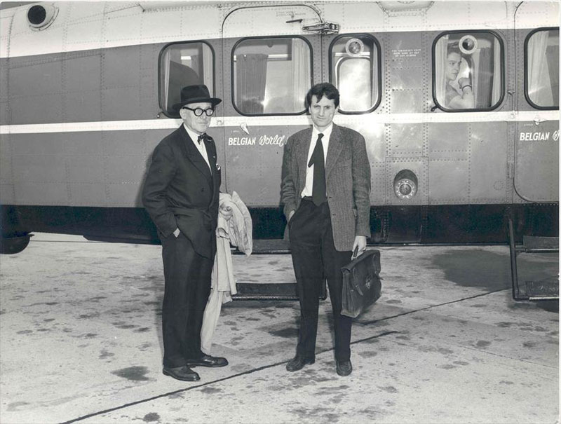 Ле Корбюзье и Янис Ксенакис в работе над проектом павильона Philips "Электронная поэма" в Брюсселе, 1958