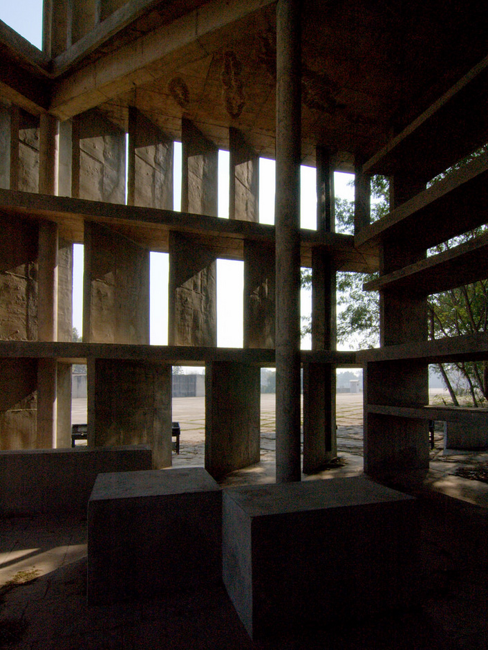 Ле Корбюзье / Le Corbusier. Башня Теней (Tower of Shadow), Чандигарх (Chandigarh), Индия. 1950-1965