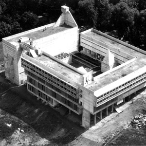 Комплекс монастыря Sainte Marie de La Tourette, Eveux-sur-l'Arbresle, Франция. 1953-1960
