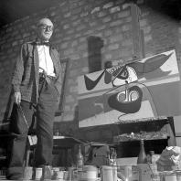 Ле Корбюзье в квартире-студии в доме Molitor. Париж. 1953. Фотограф: Willy Rizzo